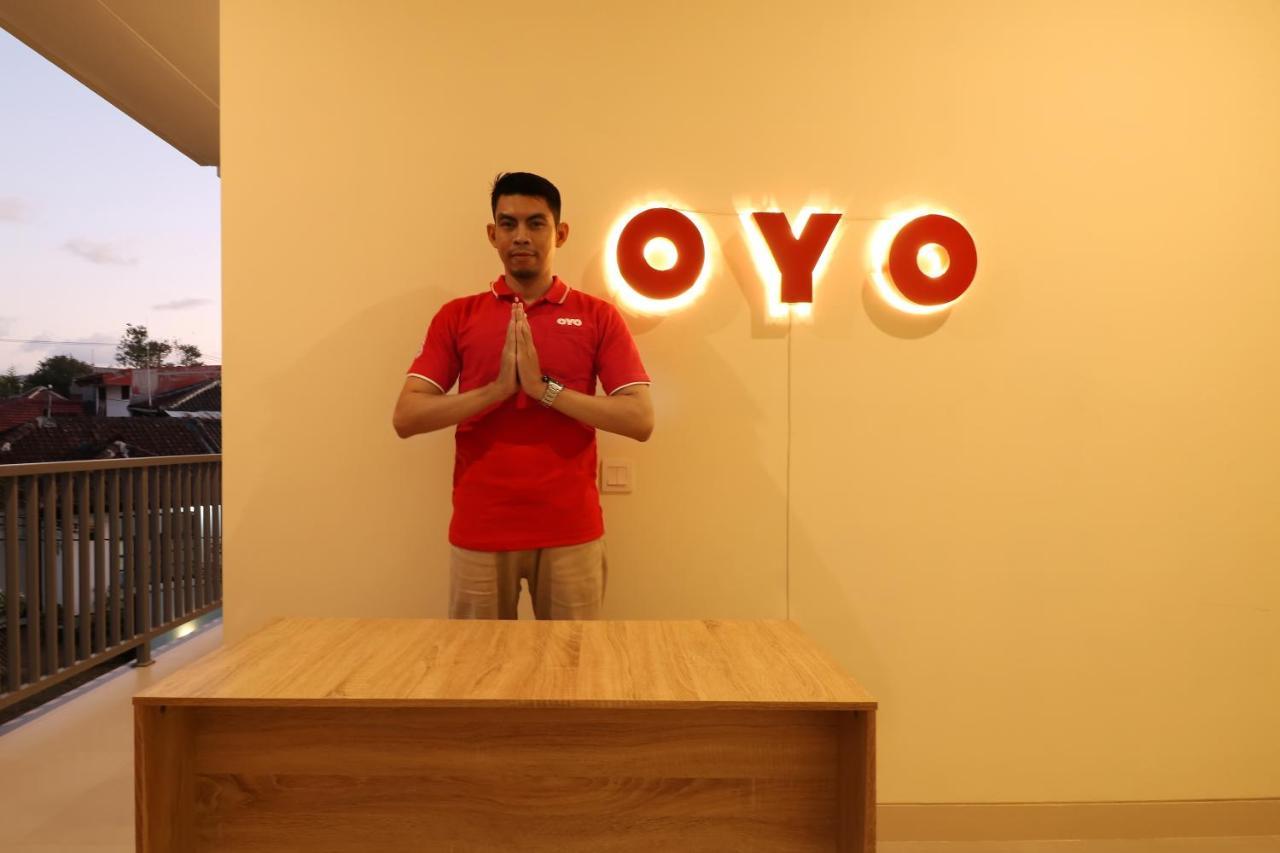 Oyo 1200 Kencana Residence Jimbaran Esterno foto
