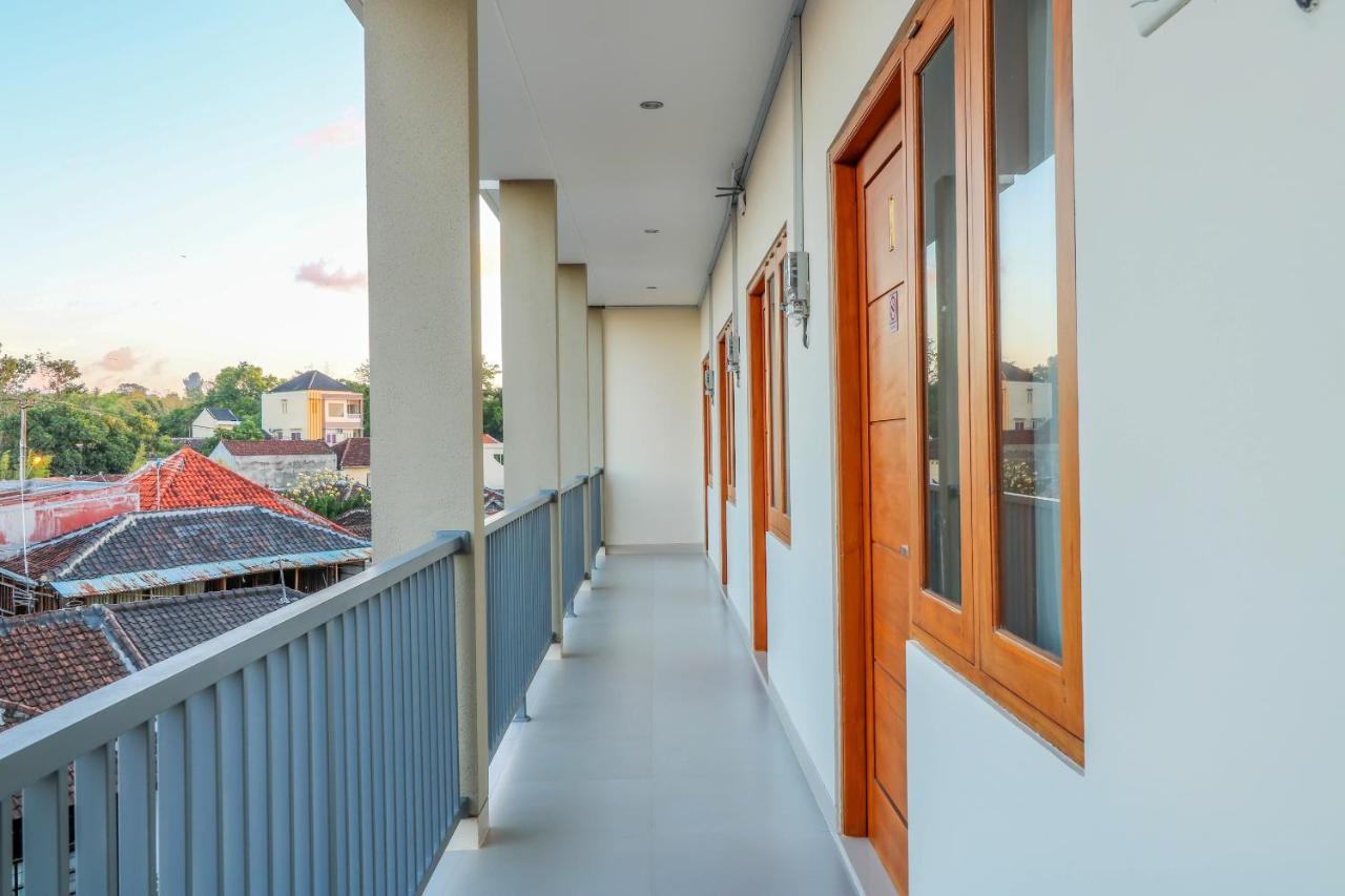Oyo 1200 Kencana Residence Jimbaran Esterno foto