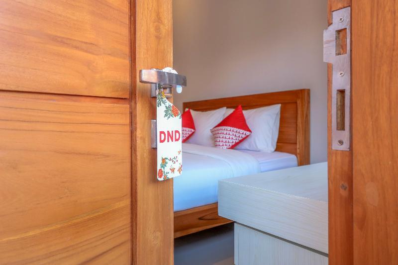 Oyo 1200 Kencana Residence Jimbaran Esterno foto
